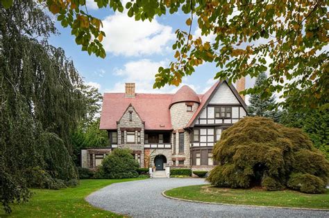 533 bellevue ave newport ri|8 key court newport ri.